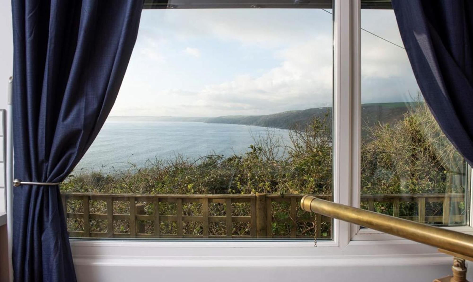 Polhawn Lookout, Whitsand Bay Cornwall Apartment *